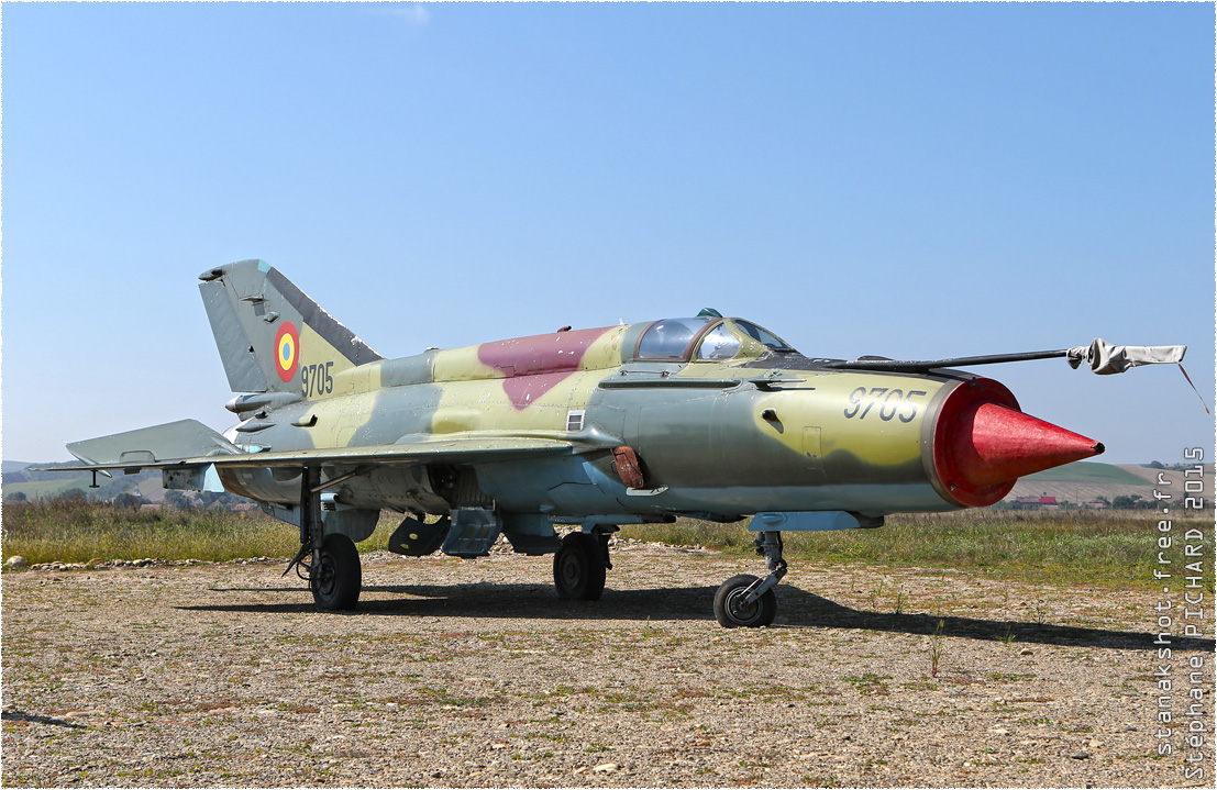 Aerostar MiG-21 LanceR A roumain par Stanak