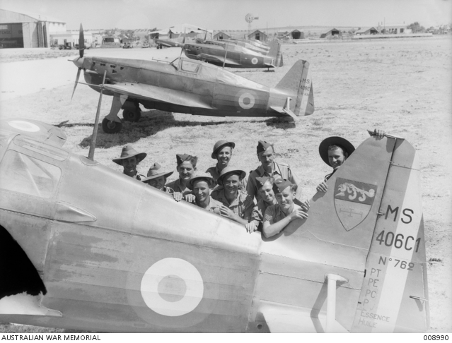 Morane-Saulnier MS.406C1 français alignés