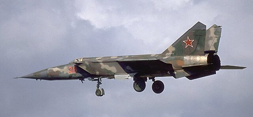 Mikoyan-Gourevitch MiG-25BM russe