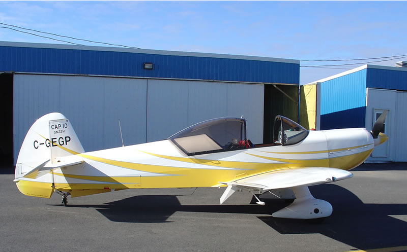 Mudry CAP-10 civil au sol de profil