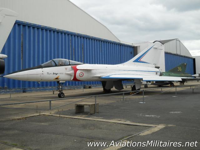 Dassault Mirage 4000 vu de côté par Clansman