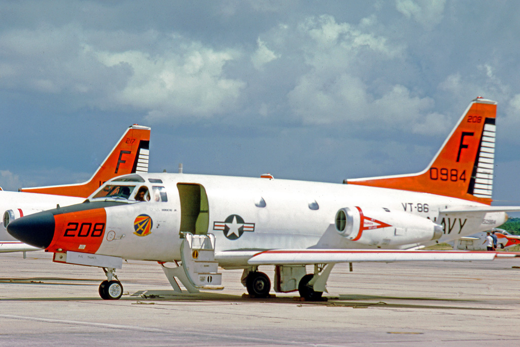 North American Sabreliner (T-39D) de l'US Navy au sol