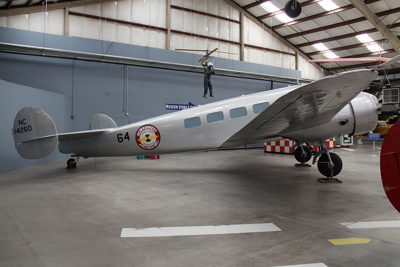 Lockheed 10A Electra exposé