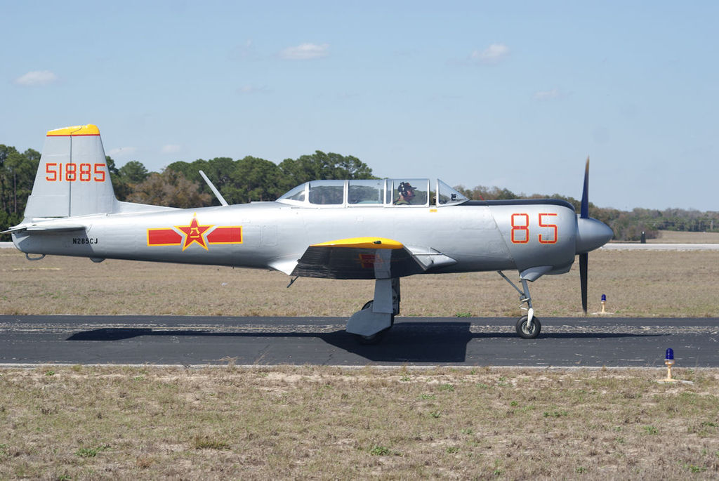 Nanchang CJ-6A vu de profil