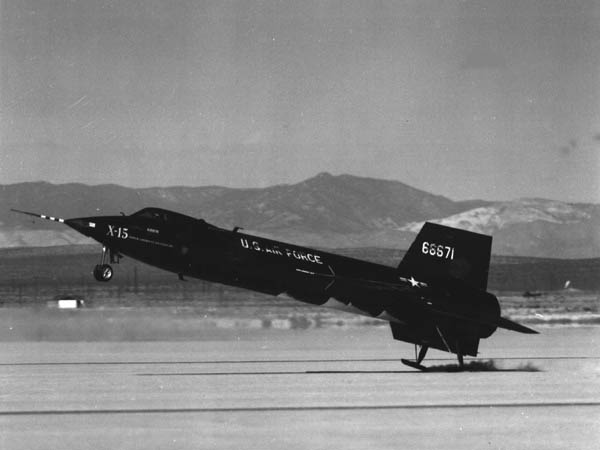 North American X-15 à l'atterrissage