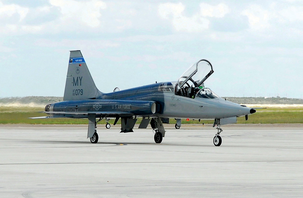 Northrop T-38C Talon au sol
