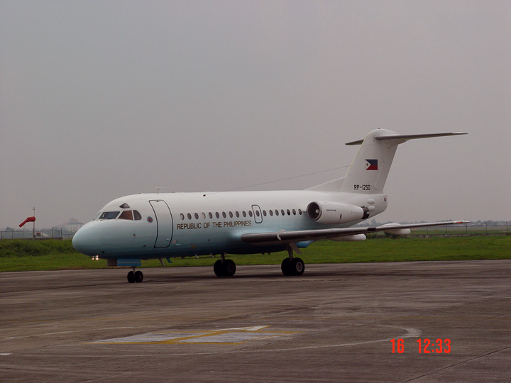 Fokker F28-3000 Fellowship philippin