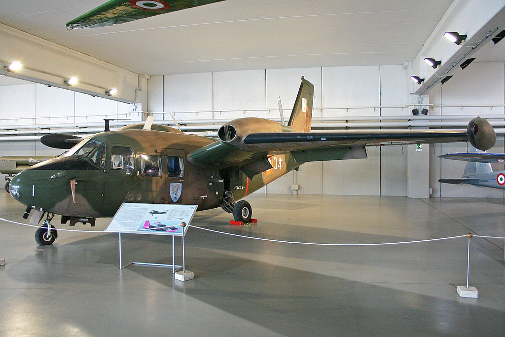 Piaggio P.166ML1 italien vu de l'avant