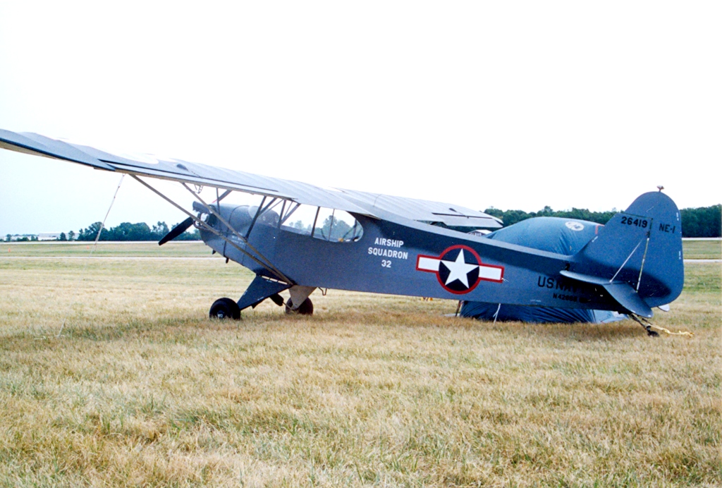 Piper L-4 Grasshopper (NE-1) de l'US Navy