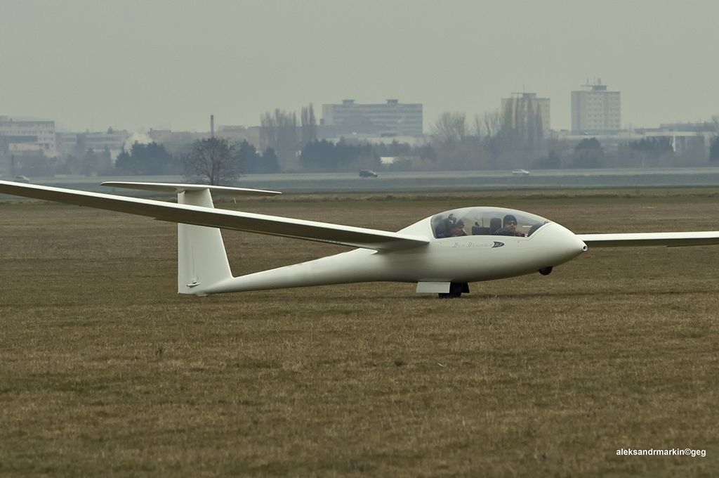 Schempp-Hirth Duo Discus vu de l'avant