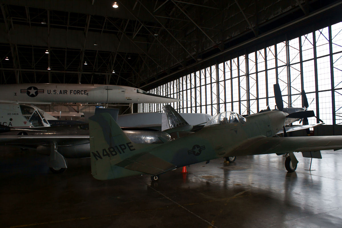 Piper PA-48 Enforcer vu de l'arrière