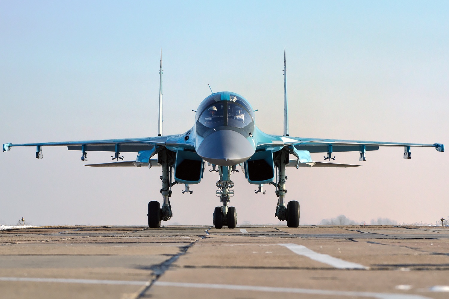 Sukhoï Su-34 russe vu de front