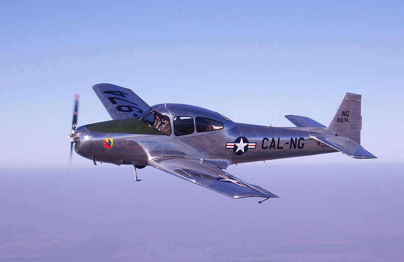 North American Navion (L-17B) en vol