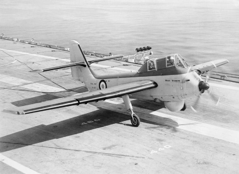 Short SB.6 Seamew AS.1 de la Royal Navy à l'appontage