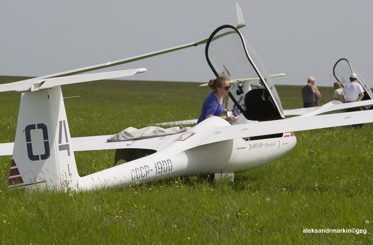 PZL SZD-48-3 Jantar Standard 3 au sol vu de l'arrière