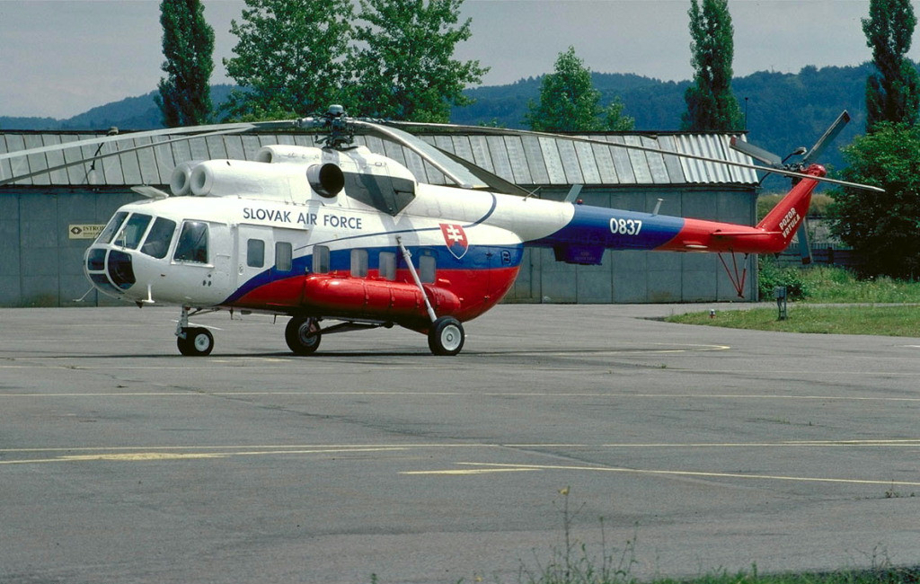 Mil Mi-8P slovaque