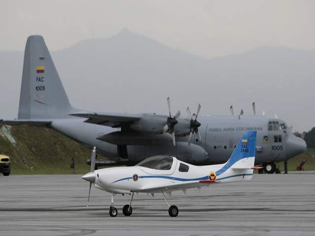 Lancair Legacy (T-90 Calima) colombien