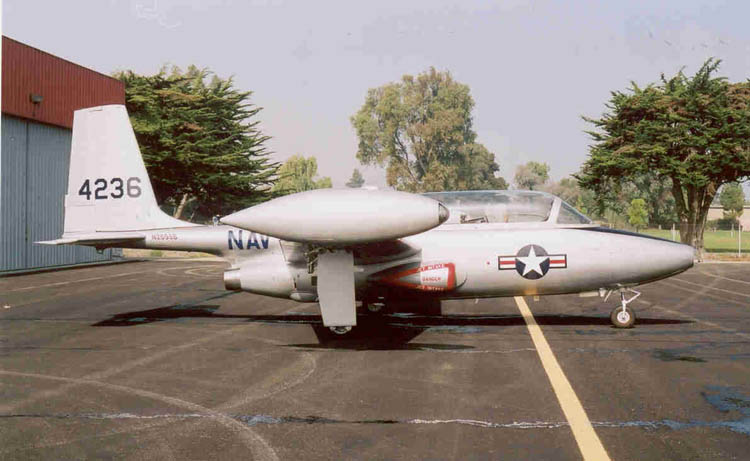 Temco TT-1 Pinto de l'US Navy de profil