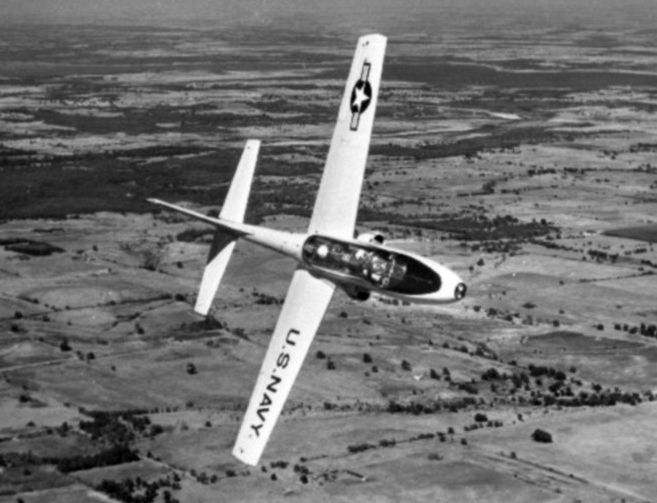 Temco TT-1 Pinto de l'US Navy en virage serré