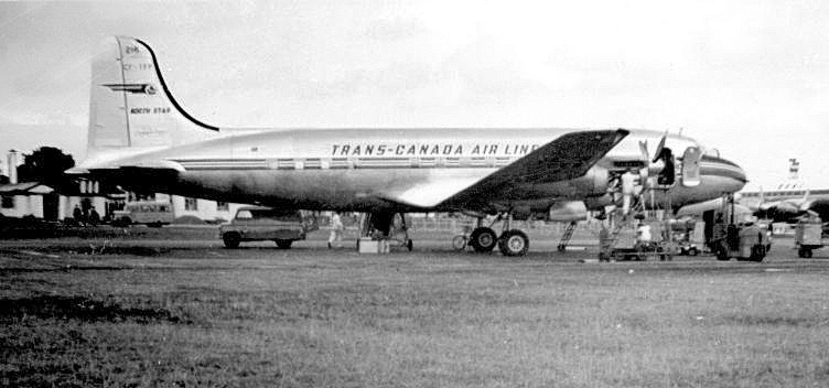 Canadair DC-4M2 North Star vu de l'arrière