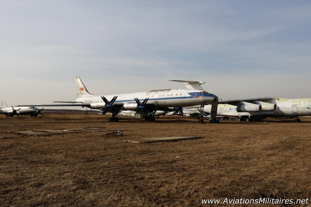 Tupolev Tu-114 Cleat par Ansierra117