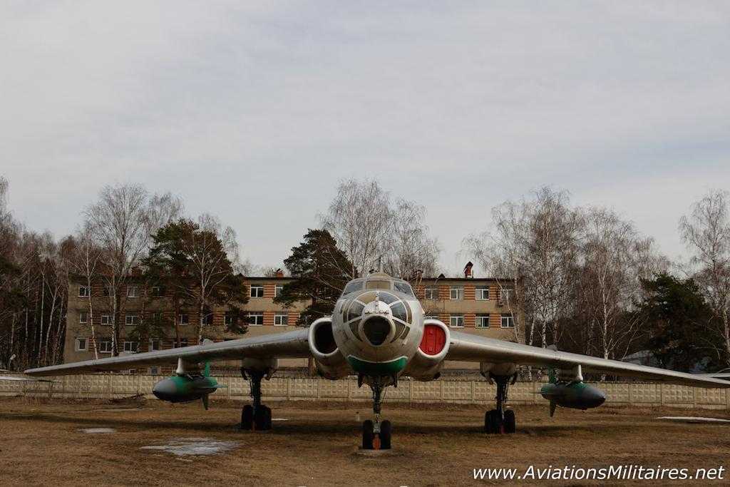 Tupolev Tu-16K Badger-G vu de front par Ansierra117