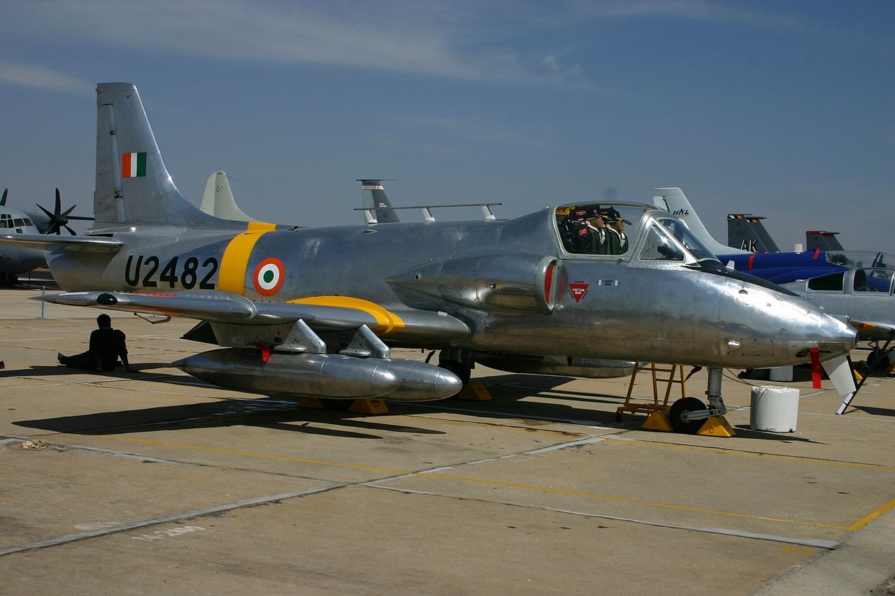 HAL HJT-16 Kiran II au statique