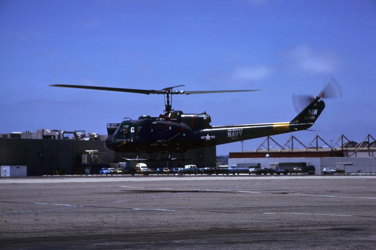 Bell HH-1K Iroquois de l'US Navy au décollage