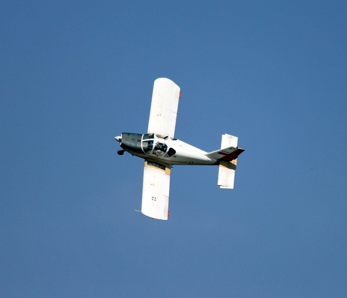 UTVA 75 serbe en démonstration