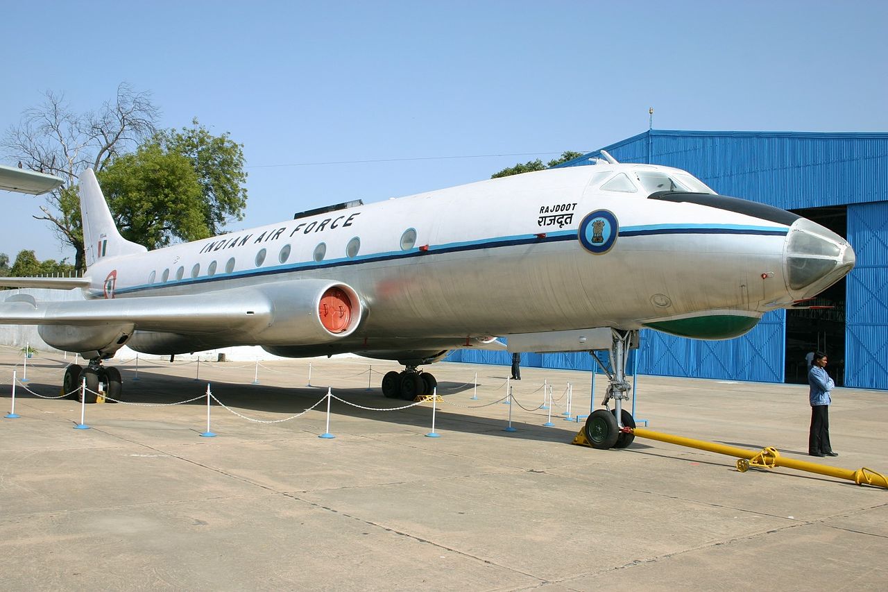 Tupolev Tu-124 Cookpot indien vu de l'avant