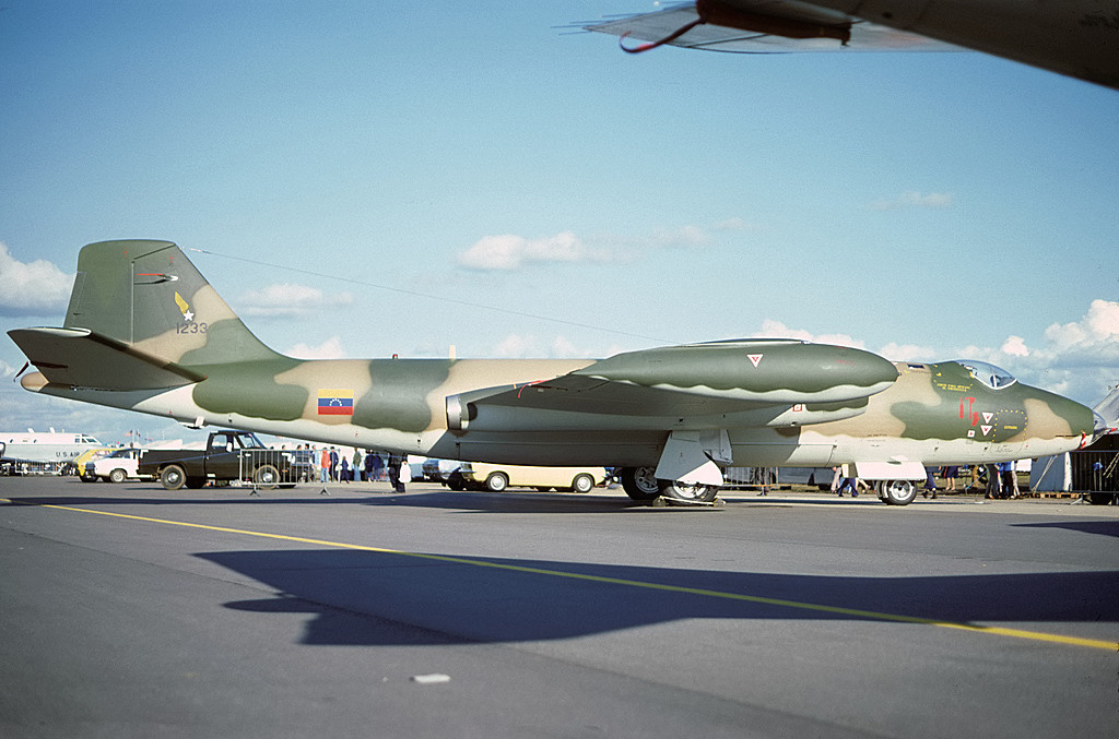 BAC Canberra B.82 venezuelien camouflé