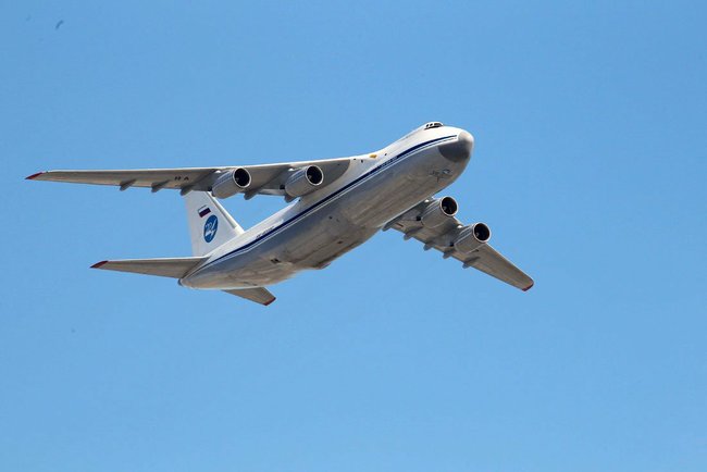 Antonov An-124 Condor russe en vol en 2013