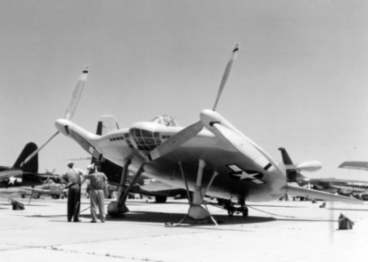 Vought XF5U (V-173) au sol