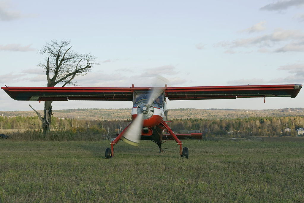 PZL-104 Wilga 35A vu de front