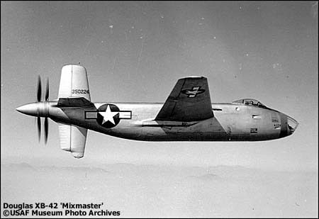 Douglas XB-42 Mixmaster en vol