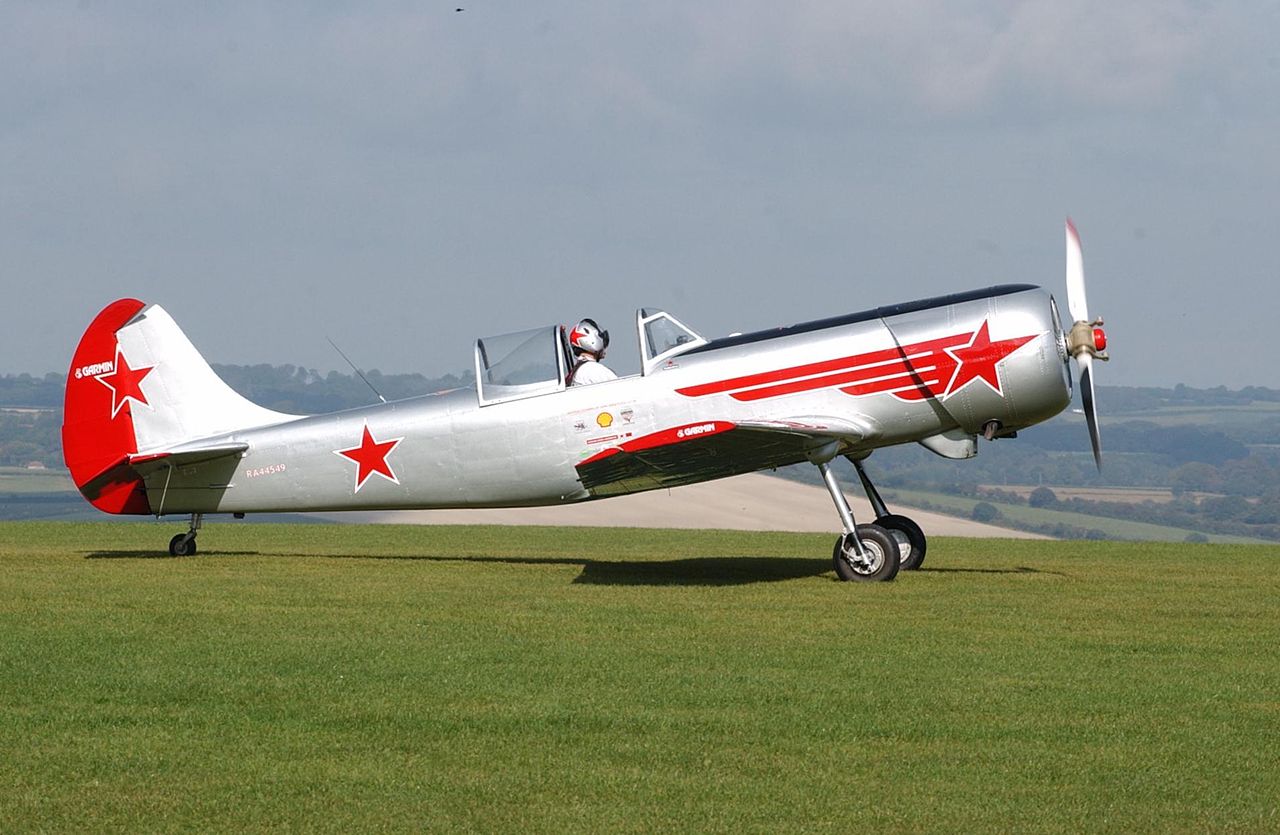 Yakovlev Yak-55 de profil