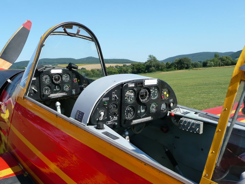 Zlin Z-26 Trener (Z-226M) - Cockpit