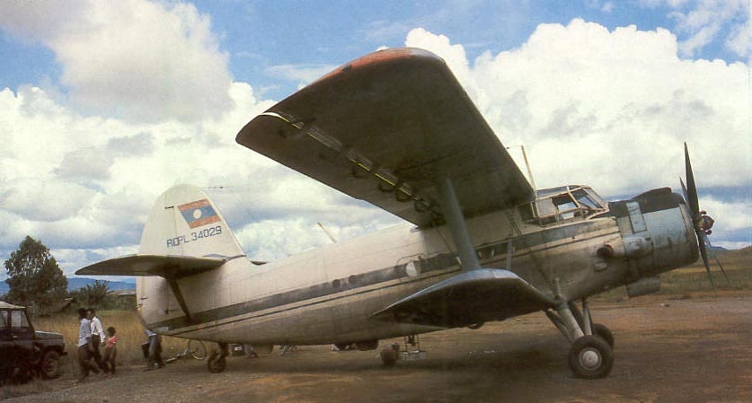 Antonov An-2 laotien