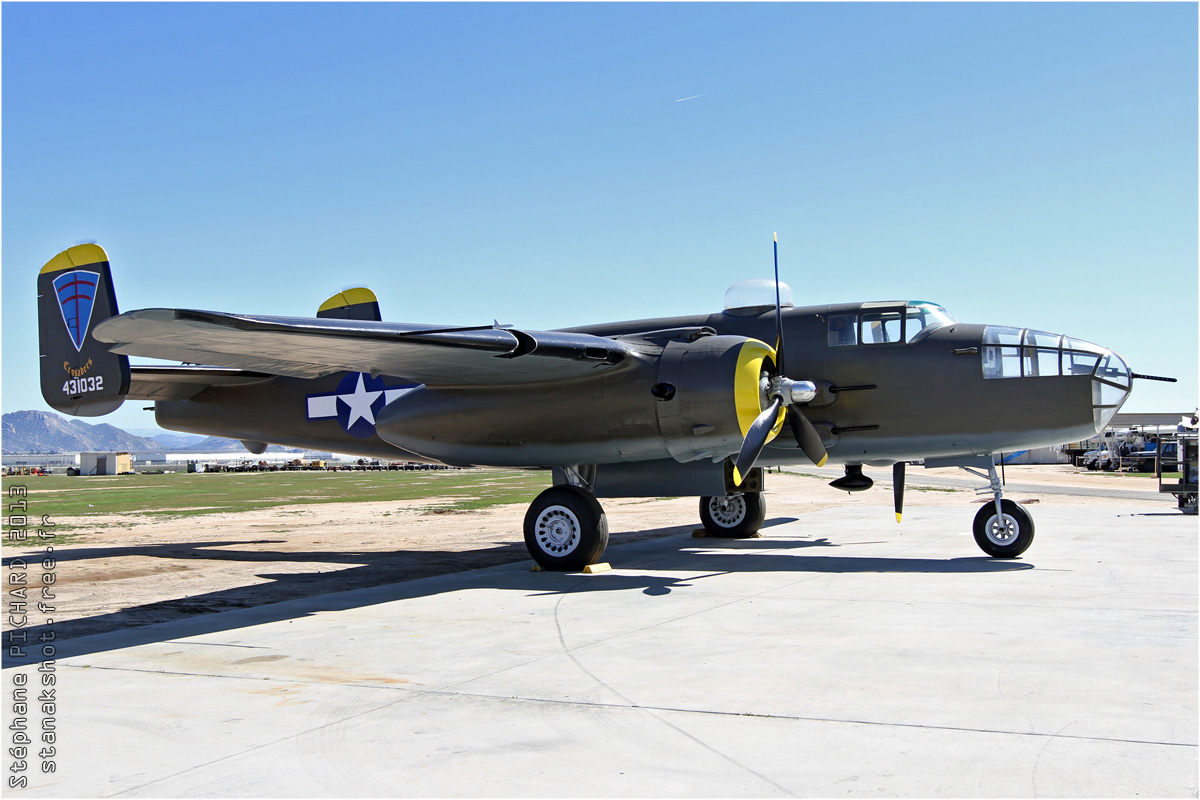 North American B-25 Mitchell (TB-25N) aux couleurs de l'USAAF par Stanak