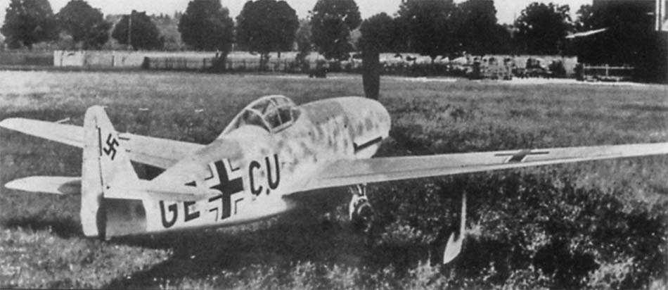 Messerschmitt Me 309V1 dans un champ