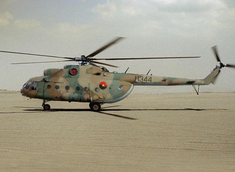 Mil Mi-8T angolais