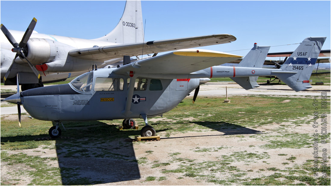 Cessna 337 Skymaster (O-2B) de l'USAF par Stanak