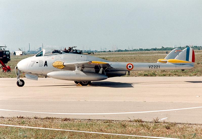De Havilland DH-100 Vampire FB.5 français