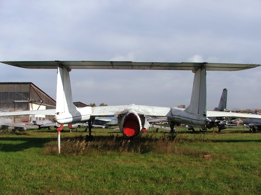 Myasishchev M-17 Mystic-A vu de derrière