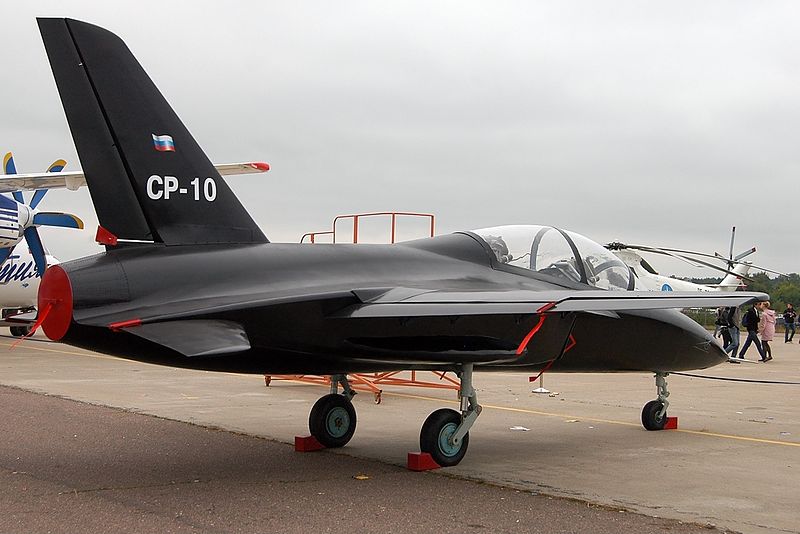 KB SAT SR-10 - Maquette à échelle réelle vue de l'arrière