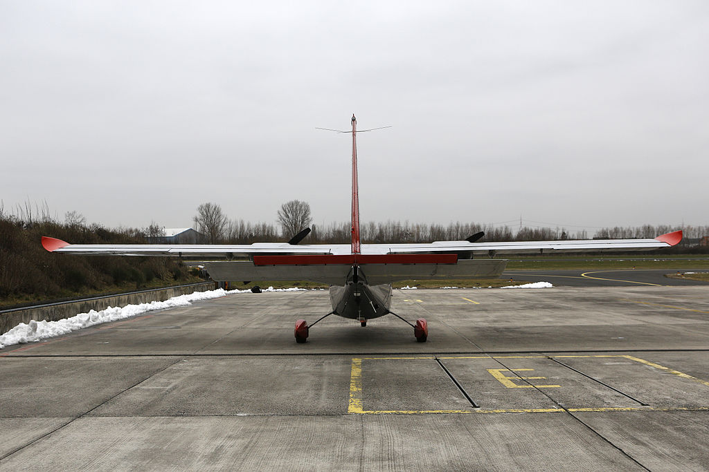 Partenavia P.68 Observer 2 vu de derrière