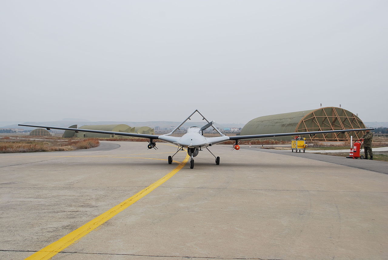 Baykar Bayraktar II vu de front