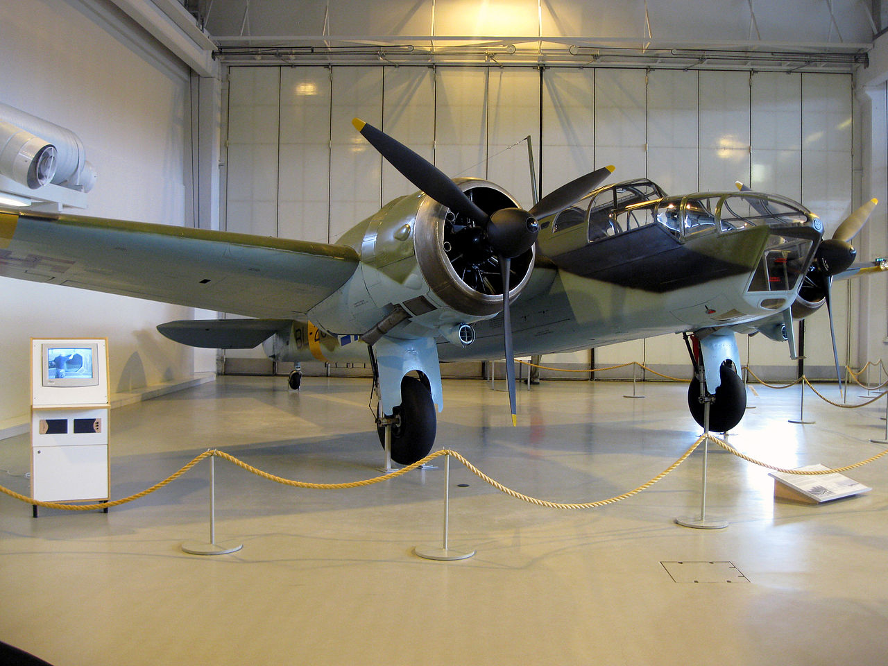 Bristol Blenheim IV finlandais préservé vu de l'avant