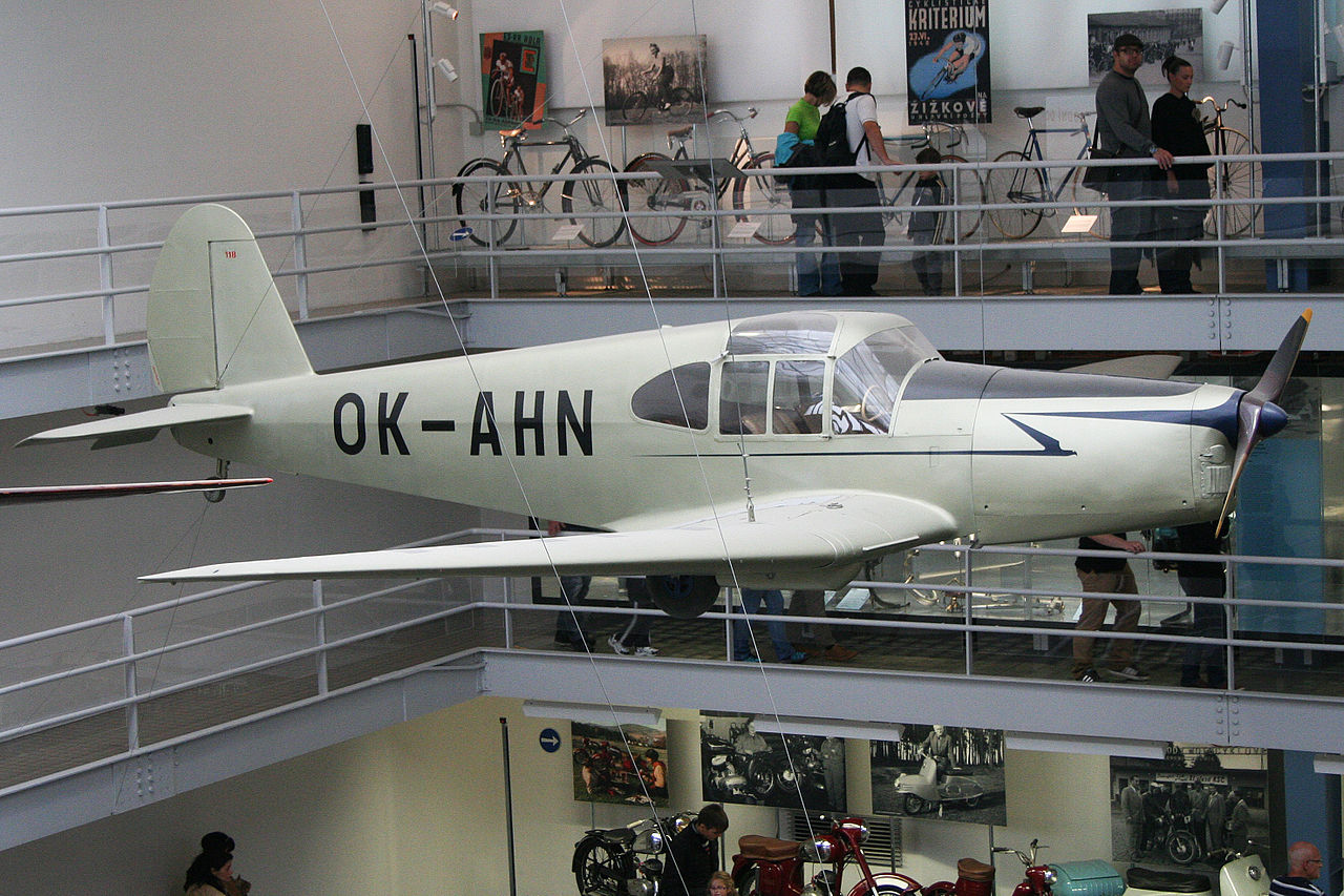 Mraz M-1C Sokol vu de côté