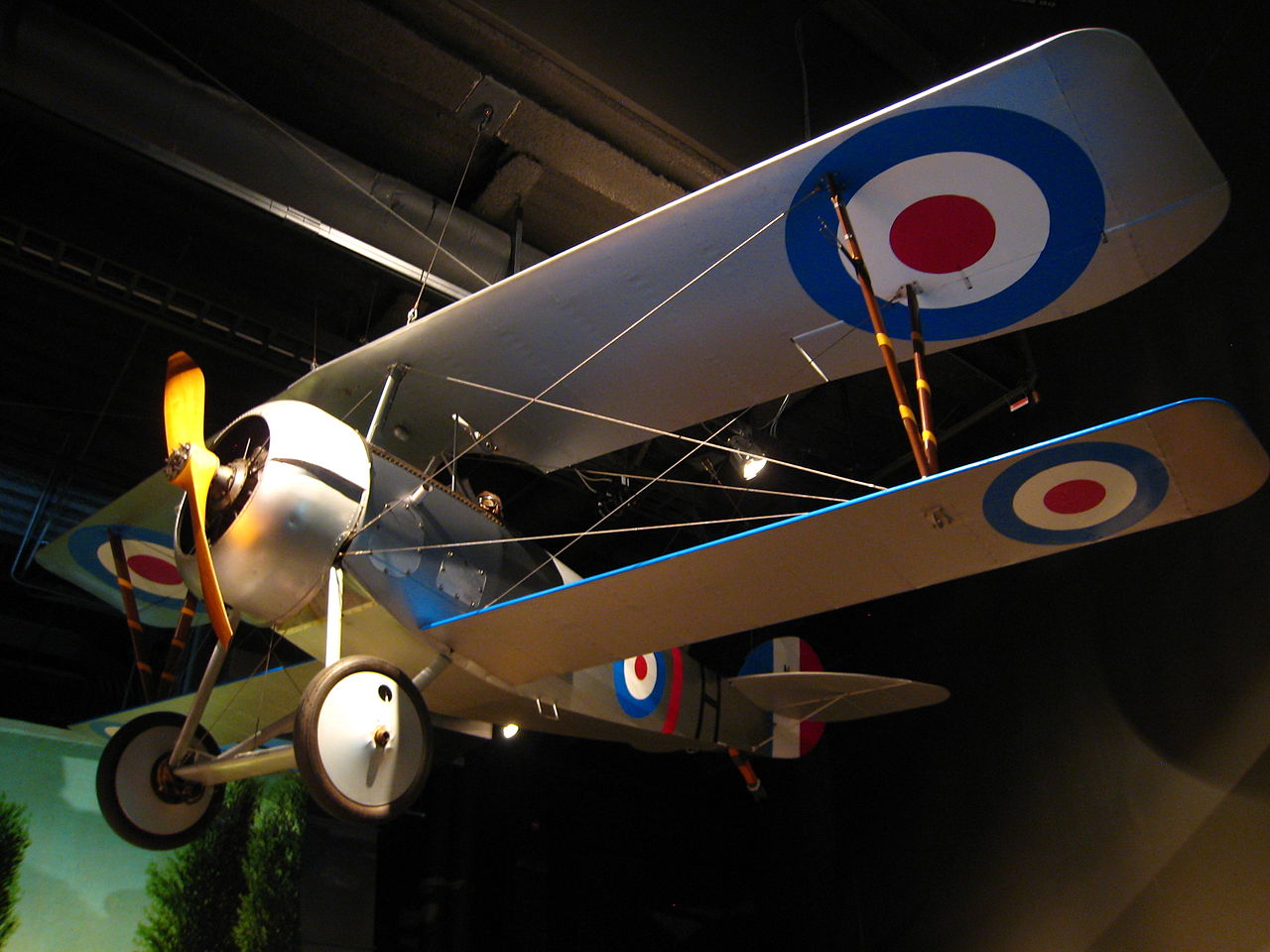 Nieuport 27 - Réplique suspendue